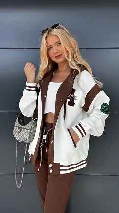Biała bluza OVERSIZE z kapturem zapinana na butony - P978
