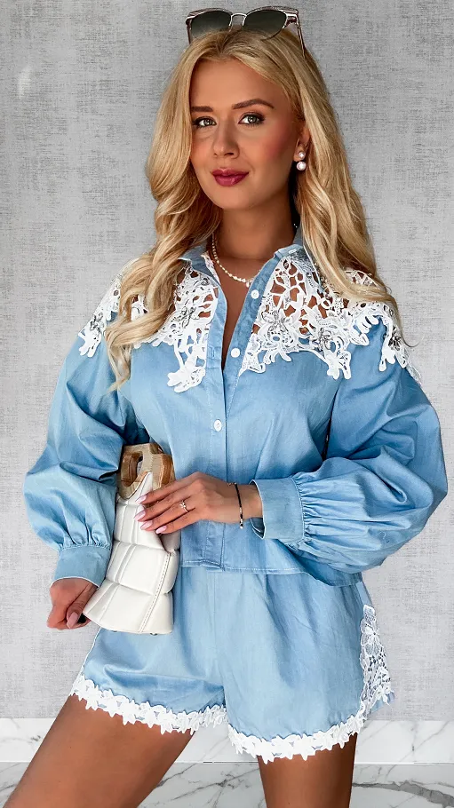 Błękitny komplet zdobiony białą koronką i cyrkoniami ONE SIZE - P595