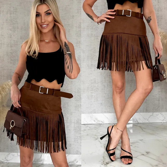 Brązowa zamszowa spódnica z frędzlami i paskiem - R823