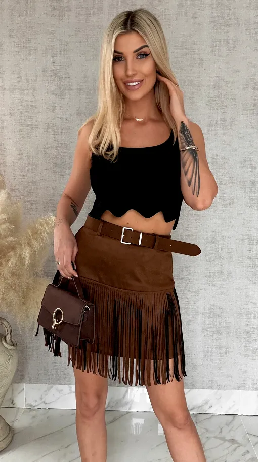 Brązowa zamszowa spódnica z frędzlami i paskiem - R823