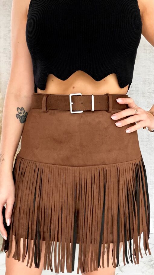 Brązowa zamszowa spódnica z frędzlami i paskiem - R823
