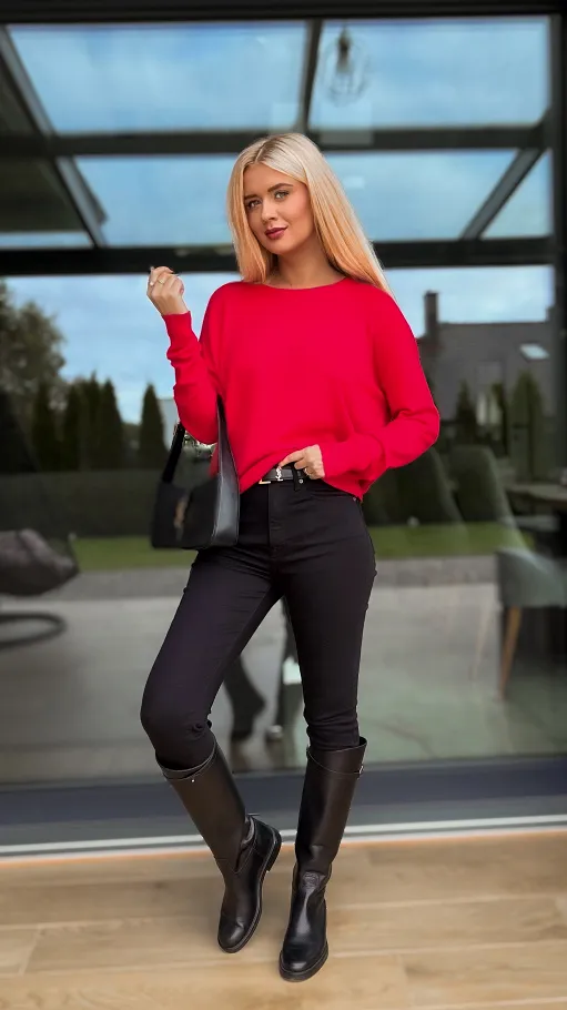 Lekki dzianinowy sweter z klasycznym dekoltem CZERWONY - R144