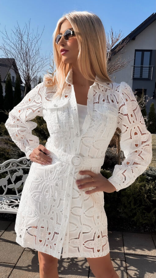 Oryginalna bawełniana sukienka z gipiury zapinana na guziki - R796