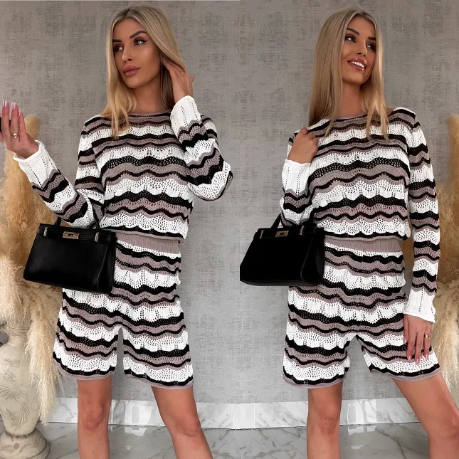 Wyjątkowy ażurowy komplet w czarne paski bluzka + spodenki WISKOZA - R724