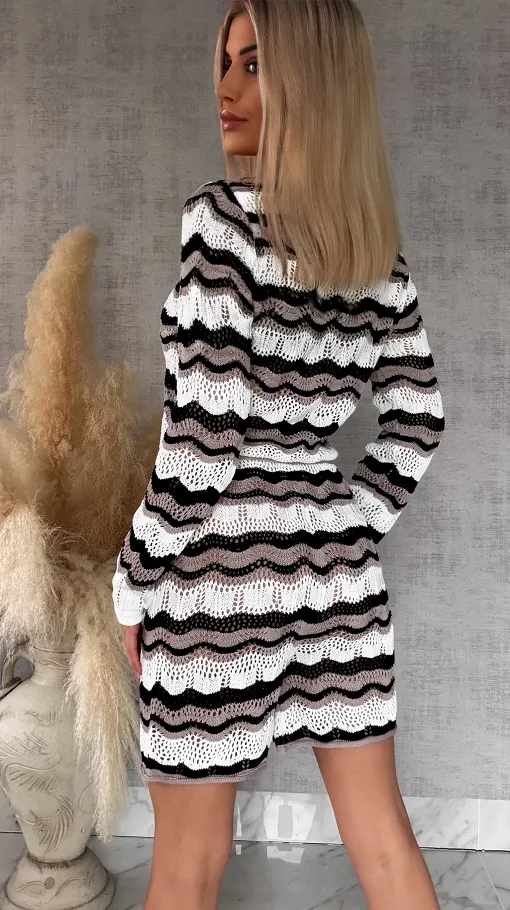 Wyjątkowy ażurowy komplet w czarne paski bluzka + spodenki WISKOZA - R724