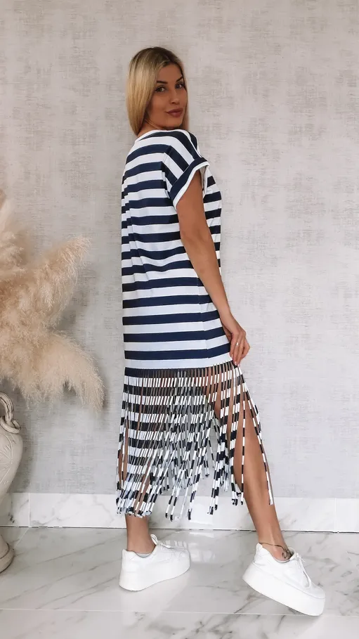 Bawełniana sukienka w granatowe pasy z frędzlami ONE SIZE - R901