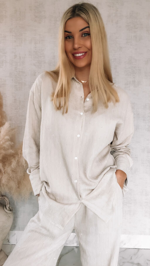 Komplet w delikatne paski i mini cyrkonie koszula + spodnie ONE SIZE jasny beż - R841A