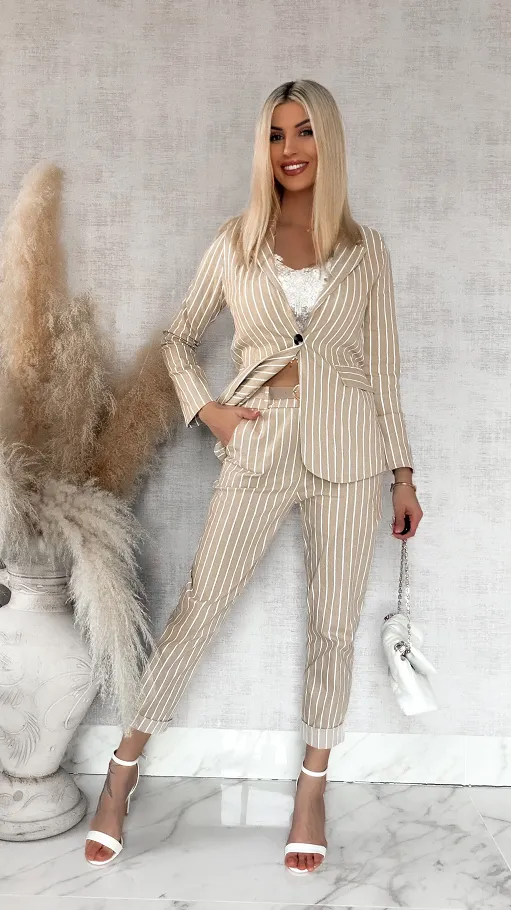 Beżowy elastyczny komplet w paski marynarka + spodnie ONE SIZE - R857