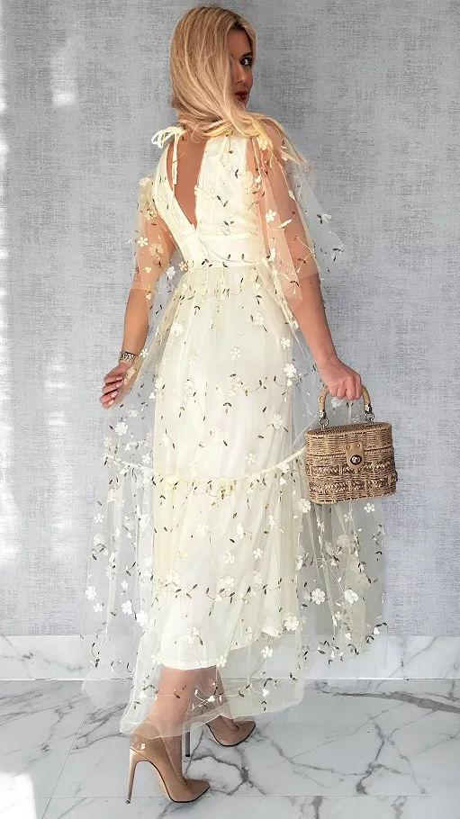 Długa sukienka ECRU tiulowa cała w piękne kwiaty - P545