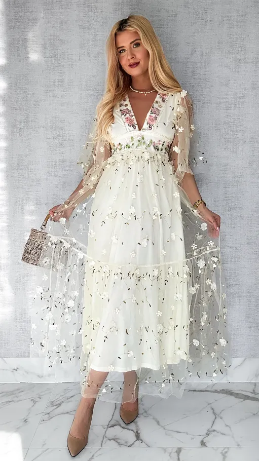 Długa sukienka ECRU tiulowa cała w piękne kwiaty - P545