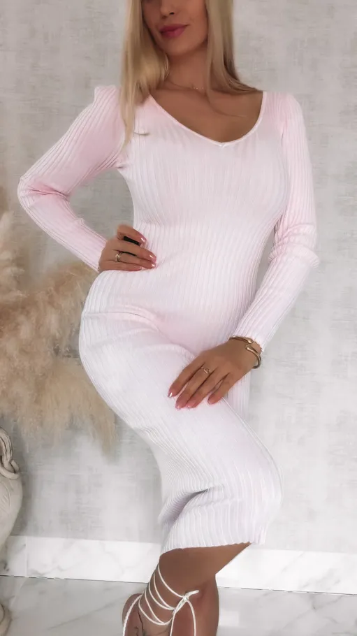 Klasyczna dzianinowa sukienka w cukierkowym różu ONE SIZE wiskoza - R937B