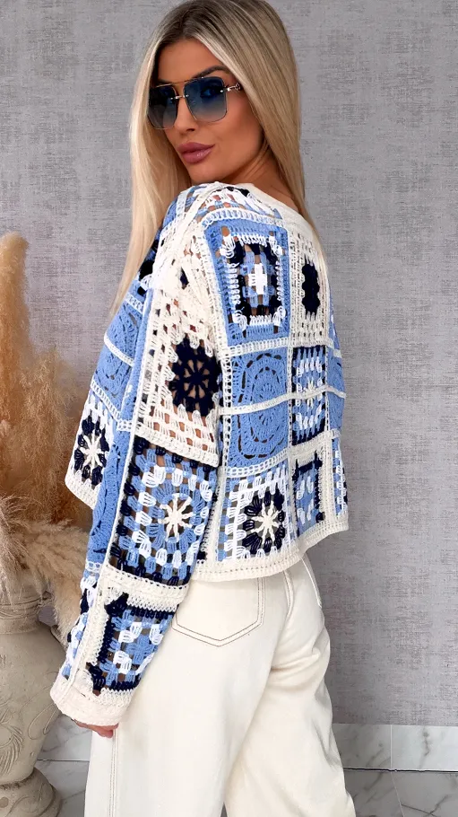 Świetny lekki ażurowy sweter w szydełkowym stylu w odcieniach BLUE - R690A