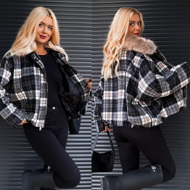 Modowa kurtka flanelowa w czarną kratę z futerkiem ONE SIZE - R248
