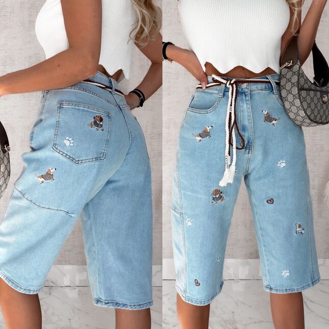 Elastyczne jeansowe bermudy w haftowane pieski BLUE JEANS z paskiem - S075