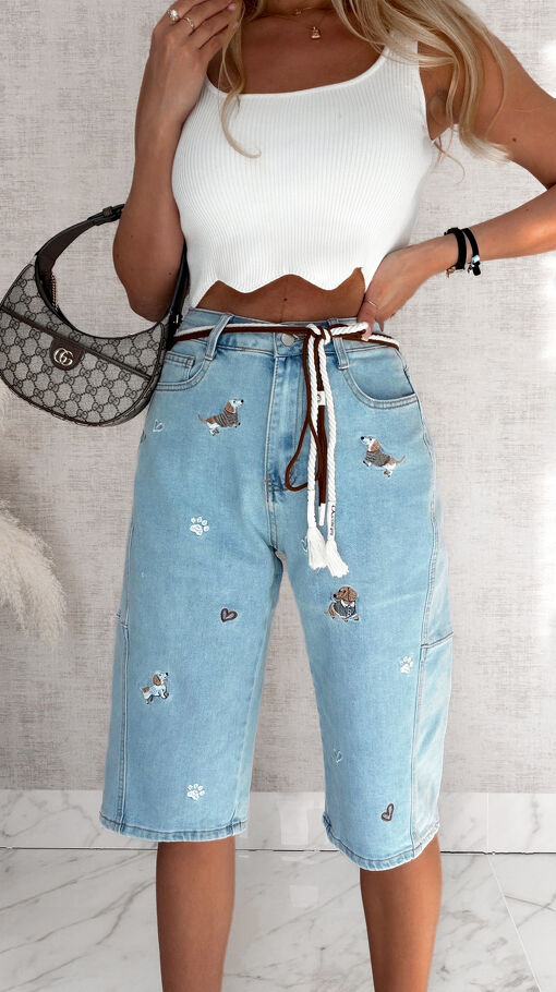 Elastyczne jeansowe bermudy w haftowane pieski BLUE JEANS z paskiem - S075