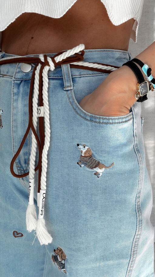 Elastyczne jeansowe bermudy w haftowane pieski BLUE JEANS z paskiem - S075