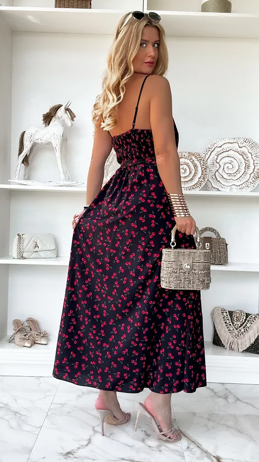 Czarna sukienka w wisienki z modnym rozcięciem ONE SIZE - P843