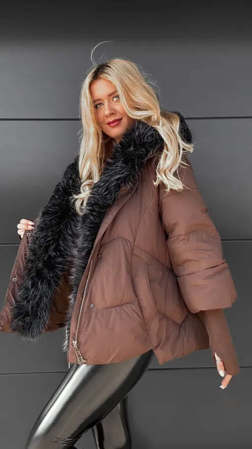 Ekskluzywna kurtka zimowa z oryginalnym futerkiem CZEKOLADOWA - R078B