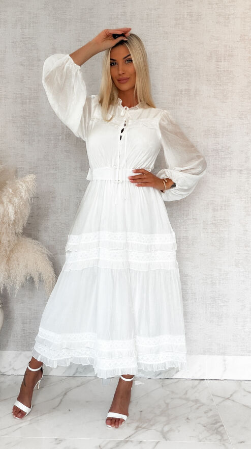 Elegancka długa sukienka zdobiona koronką BIAŁA - R599A