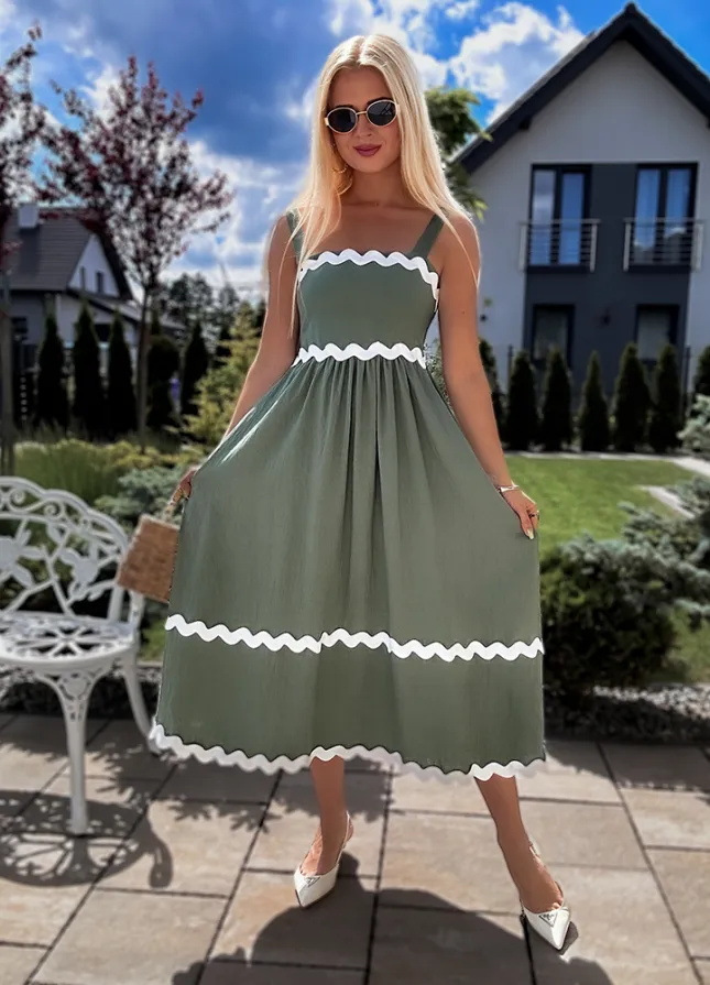 Świetna zielona MAXI sukienka na ramiączkach z kontrastową białą lamówką - N301B