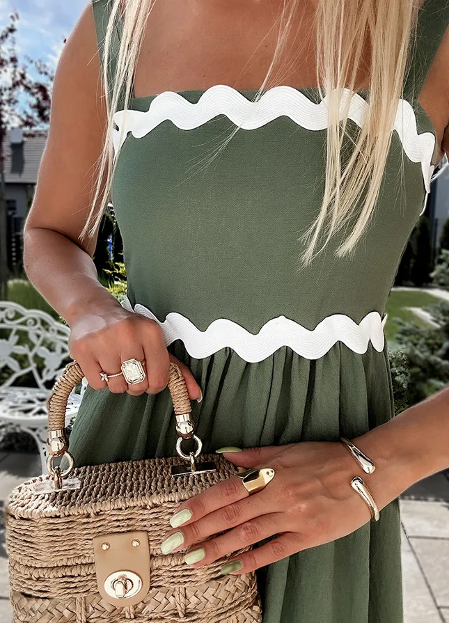 Świetna zielona MAXI sukienka na ramiączkach z kontrastową białą lamówką - N301B