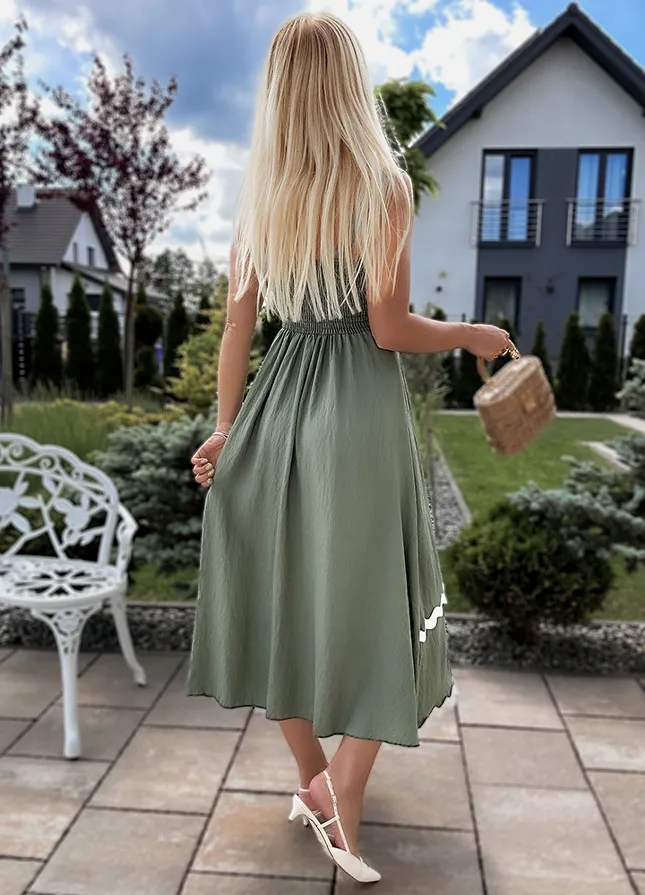 Świetna zielona MAXI sukienka na ramiączkach z kontrastową białą lamówką - N301B