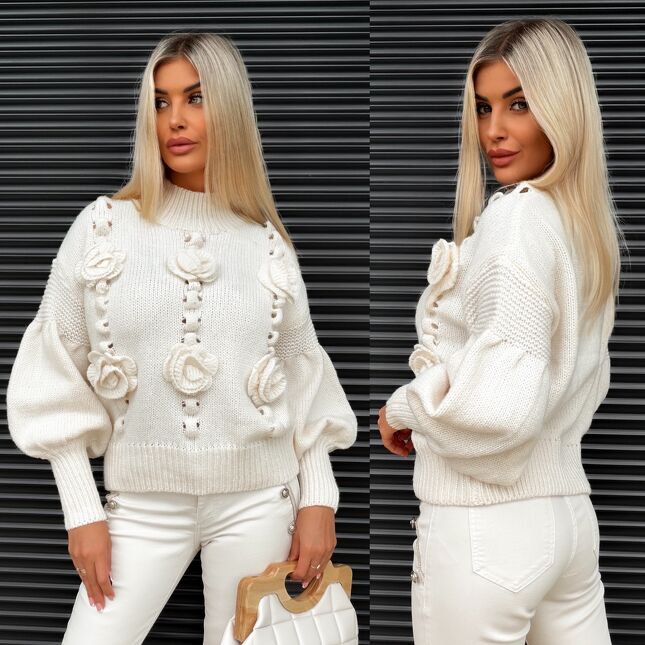 Sweter z półgolfem w kolorze ECRU zdobiony różami 3d ONE SIZE - S362