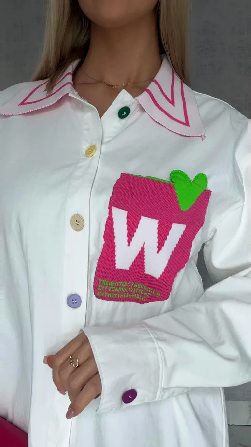 WHITE JEANS katana jeansowa z ozdobną kieszenią ONE SIZE - R631A