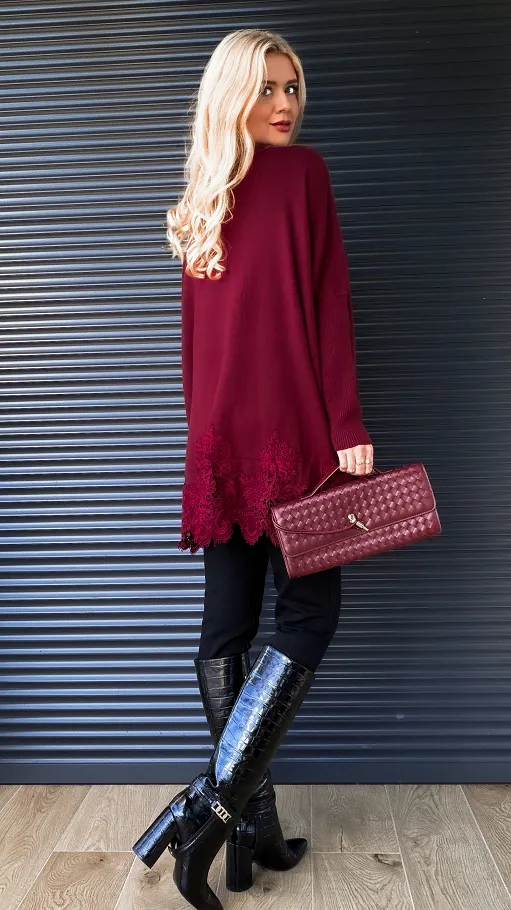Elegancki długi sweter z koronką w kolorze BORDO - R172A
