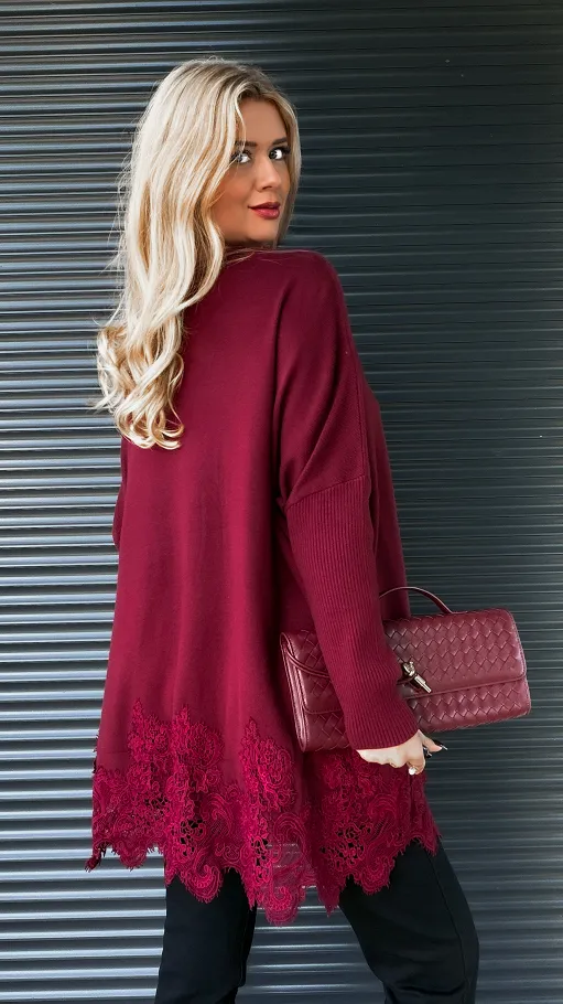 Elegancki długi sweter z koronką w kolorze BORDO - R172A
