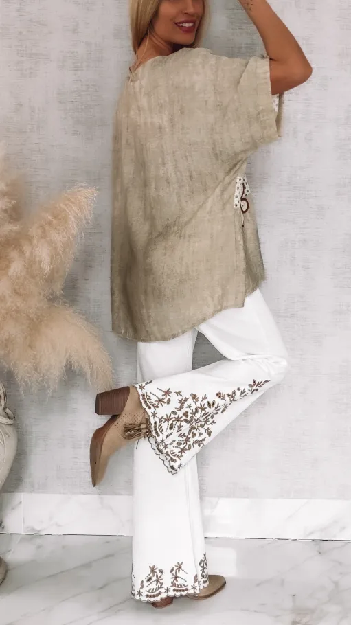 Luźna bluzka oversize z kwiatami melanżowy beż ONE SIZE wiskoza - R848