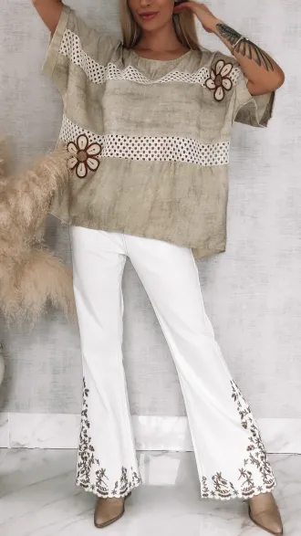 Luźna bluzka oversize z kwiatami melanżowy beż ONE SIZE wiskoza - R848