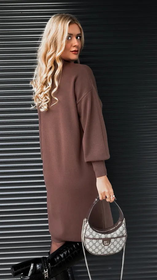 Czekoladowa sukienka dzianinowa z paskiem ONE SIZE - R175