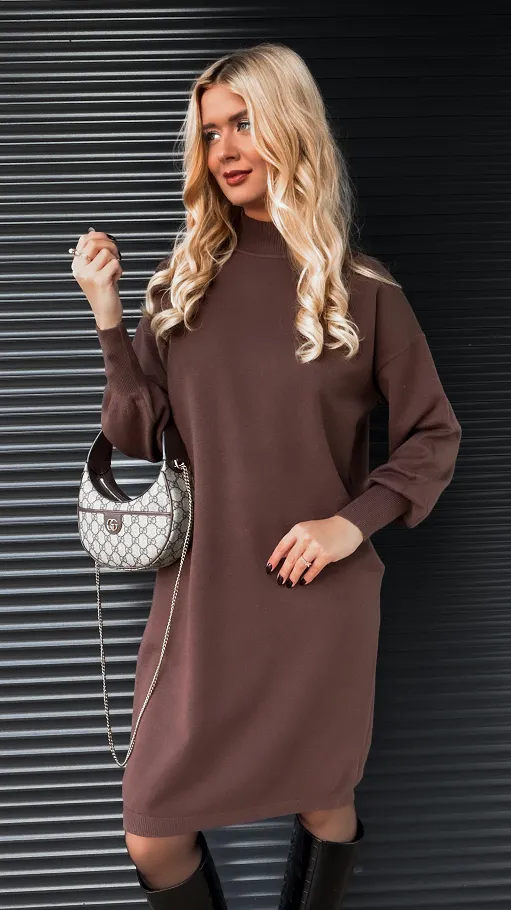Czekoladowa sukienka dzianinowa z paskiem ONE SIZE - R175