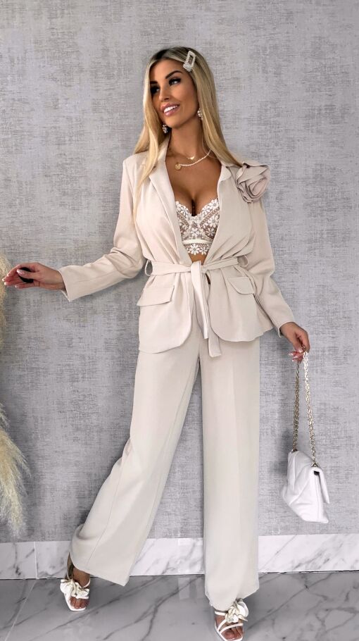 Elegancki beżowy komplet z broszką żakiet + spodnie - R547B