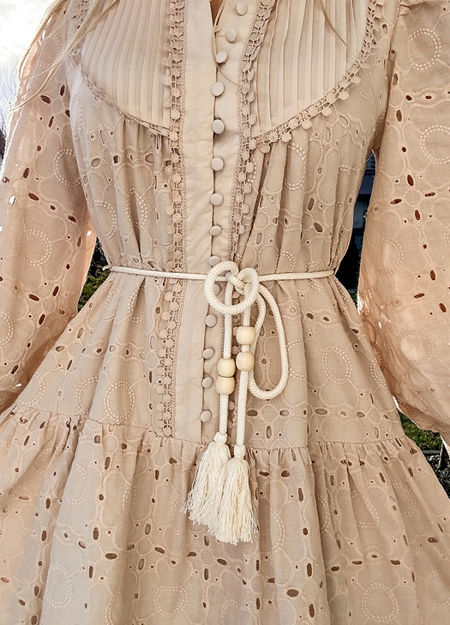 Wyjątkowa koronkowa sukienka z wiązaniem BEŻOWA - M751A