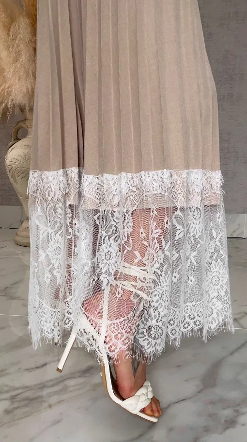Maxi beżowa spódnica plisowana z białą koronką ONE SIZE - R549A