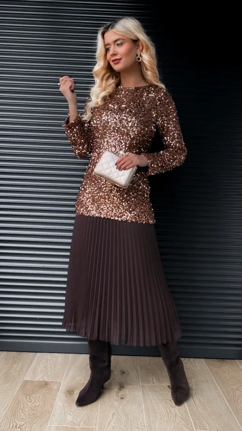 Długa sukienka warstwowa w cekiny z plisowaniem ONE SIZE czekolada - R408A