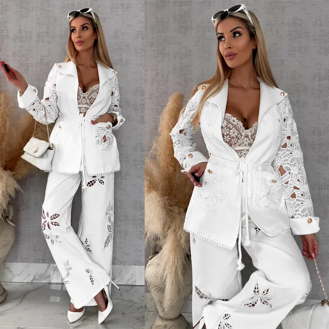 Zjawiskowa wiosenna marynarka z gipiurowymi rękawami WHITE - R715