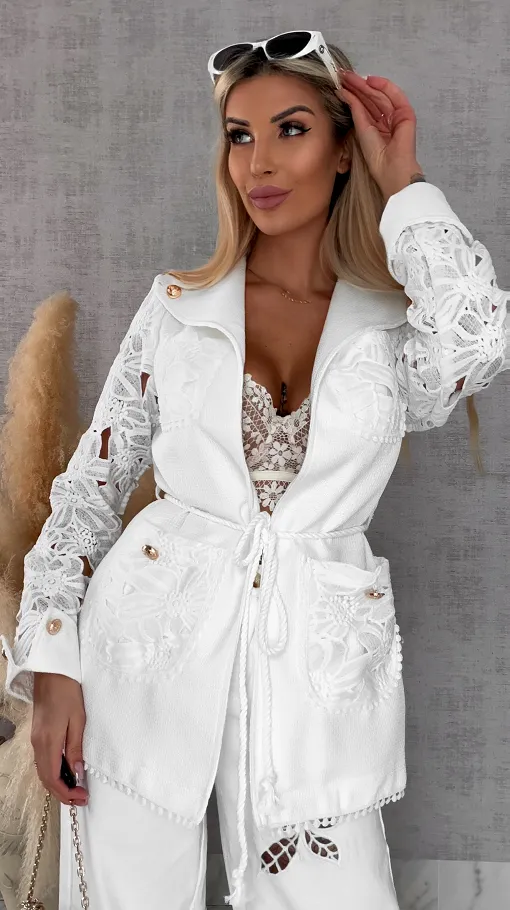 Zjawiskowa wiosenna marynarka z gipiurowymi rękawami WHITE - R715