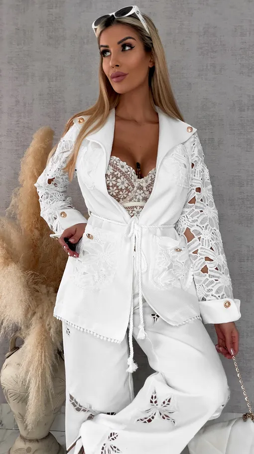 Zjawiskowa wiosenna marynarka z gipiurowymi rękawami WHITE - R715