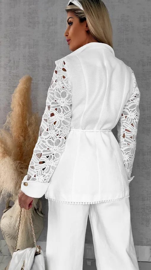 Zjawiskowa wiosenna marynarka z gipiurowymi rękawami WHITE - R715