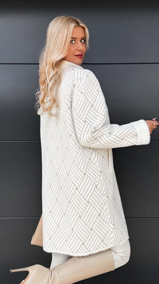 Elegancki płaszcz ALPAKA wzór warkocz ONE SIZE ecru - R042