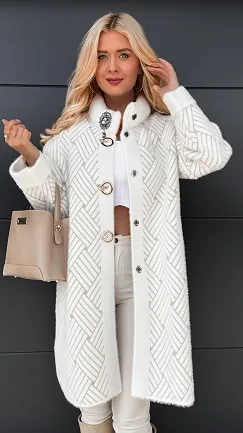 Elegancki płaszcz ALPAKA wzór warkocz ONE SIZE ecru - R042