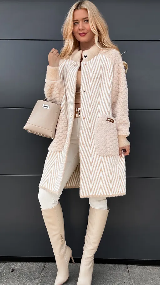 Ciepły elegancki płaszcz ALPAKA w jodełkę ONE SIZE beż - R060