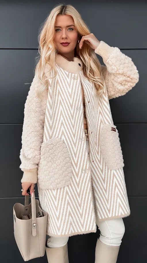 Ciepły elegancki płaszcz ALPAKA w jodełkę ONE SIZE beż - R060
