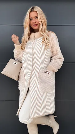 Ciepły elegancki płaszcz ALPAKA w jodełkę ONE SIZE beż - R060
