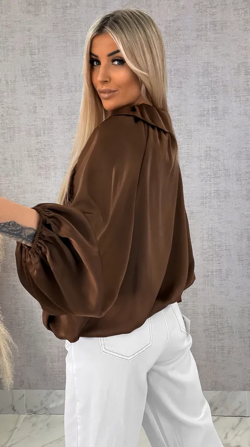 Satynowa elegancka bomberka na zamek BRĄZOWA - R462A