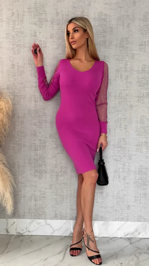 Świetna dzianinowa sukienka z ozdobną siateczką FUKSJA wiskoza - R582