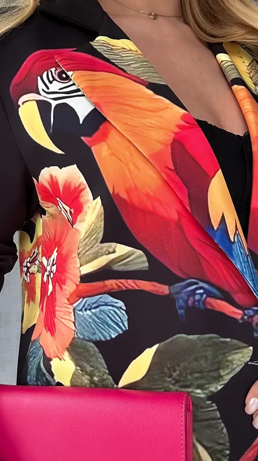 Wiosenna czarna marynarka OVERSIZE z kolorową papugą - P505